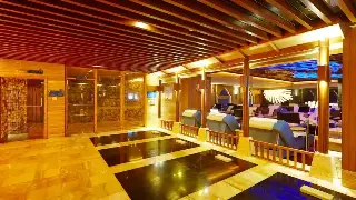 深圳桑拿按摩新手必读：桑拿前的全面准备与注意事项 poster