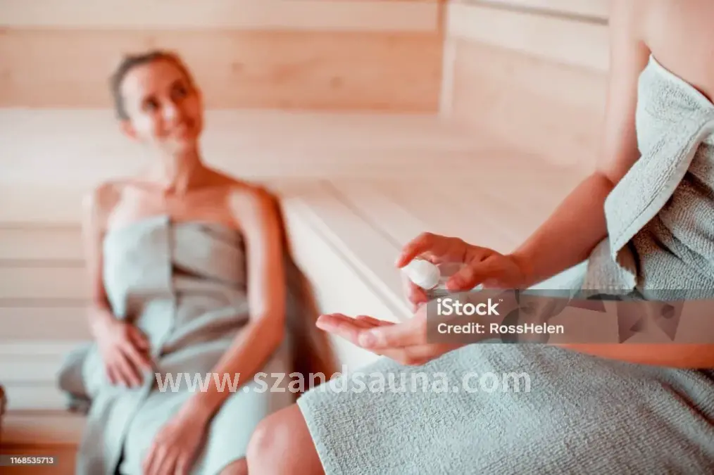 桑拿房内的蒸汽